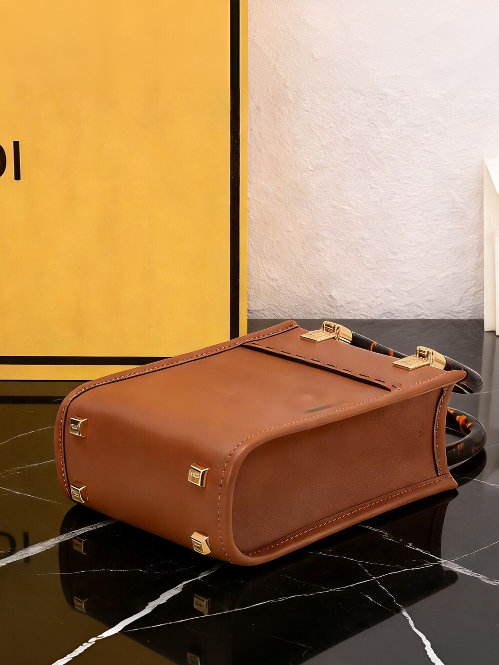 Fendi Sunshine Mini Shopper - Picture 4 of 9